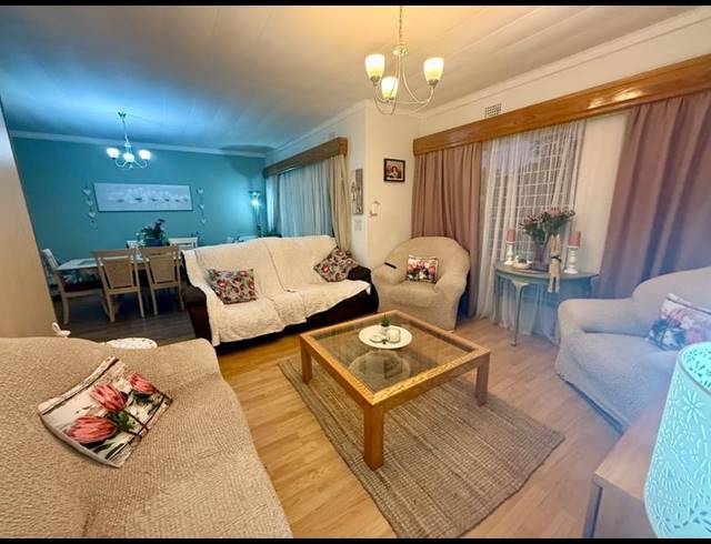 3 BEDROOM TOWNHOUSE FOR SALE IN FLORA GARDENS